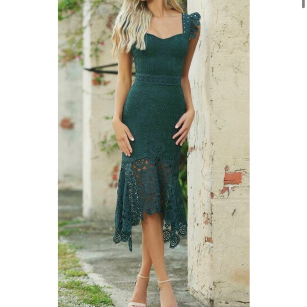 GISELLE DRESS - EMERALD GREEN
Lady Black Tie size 4 , new with tags
